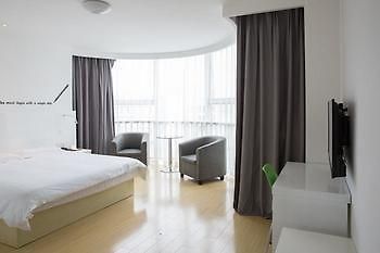 Motel 168 Shanghai Nanhui Huinan Subway Station ภายนอก รูปภาพ