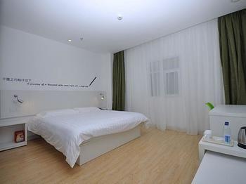 Motel 168 Shanghai Nanhui Huinan Subway Station ภายนอก รูปภาพ